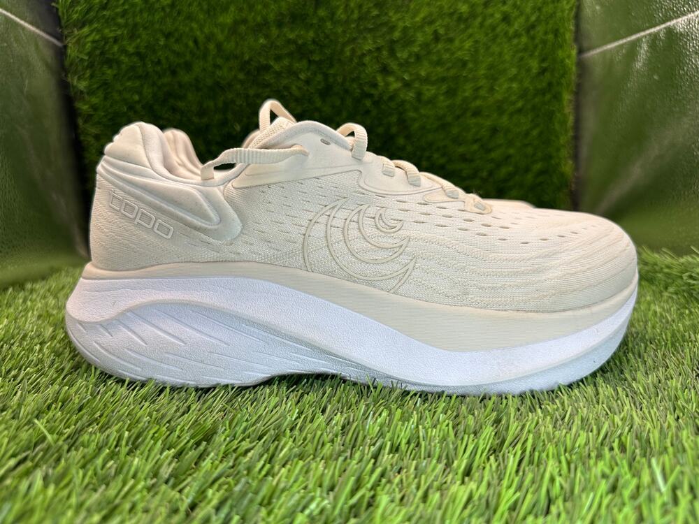 Topo Athletic Atmos 2 W091 Athletic Sneaker Women's 8.5 Beige Mesh Cushioned
